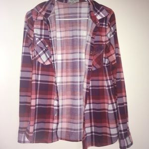 Women’s long sleeve plaid button down.